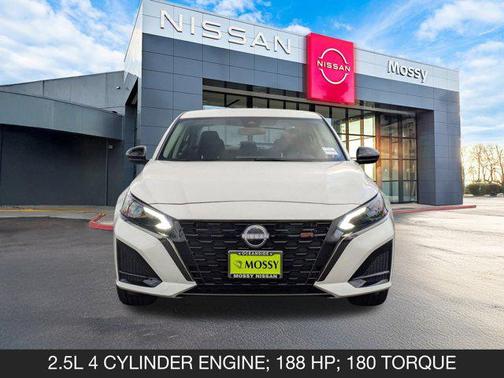 2025 Nissan Altima SR FWD