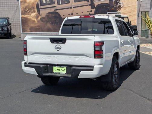 2025 Nissan Frontier SV