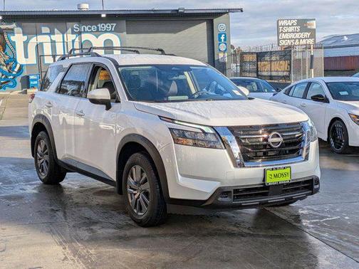 2025 Nissan Pathfinder SV FWD