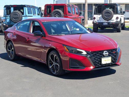 2025 Nissan Altima SR FWD