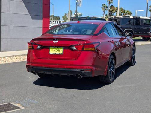 2025 Nissan Altima SR FWD