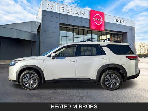 2025 Nissan Pathfinder SV FWD