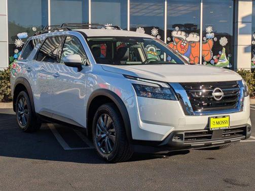2025 Nissan Pathfinder SV FWD
