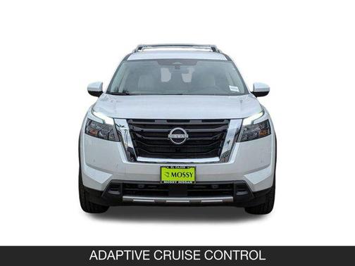 2025 Nissan Pathfinder SL FWD