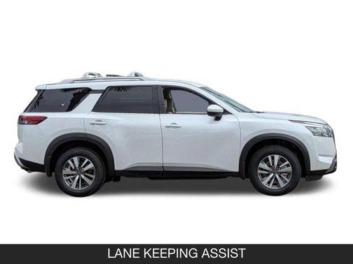 2025 Nissan Pathfinder SL FWD