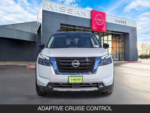 2025 Nissan Pathfinder Platinum FWD