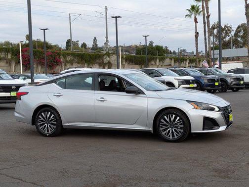 2025 Nissan Altima SV FWD