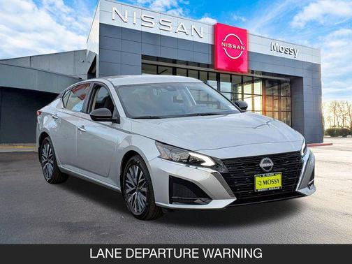 2025 Nissan Altima SV FWD