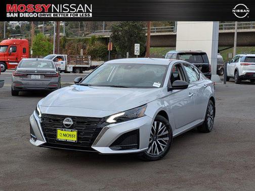 2025 Nissan Altima SV FWD