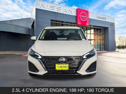 2025 Nissan Altima SV FWD