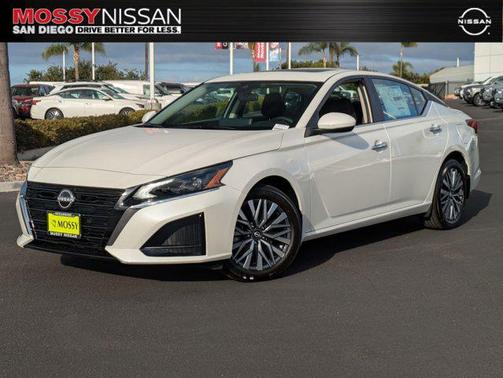2025 Nissan Altima SV FWD