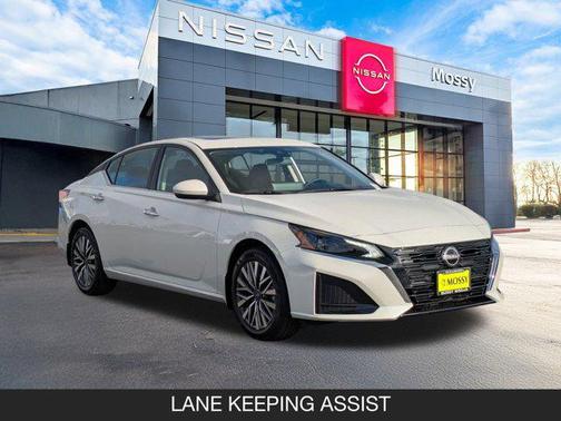 2025 Nissan Altima SV FWD