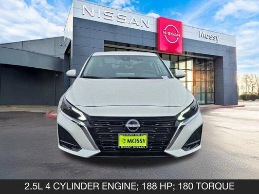 2025 Nissan Altima SV FWD