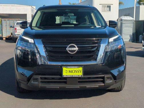 2024 Nissan Pathfinder SV FWD