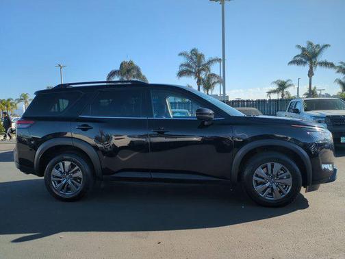 2024 Nissan Pathfinder SV FWD
