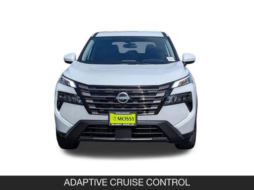 Everest White Pearl Tricoat 2026 Nissan Rogue SV