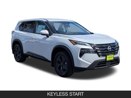 Everest White Pearl Tricoat 2026 Nissan Rogue SV