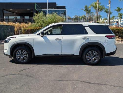 2025 Nissan Pathfinder S