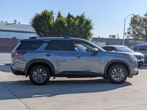 2025 Nissan Pathfinder SV FWD