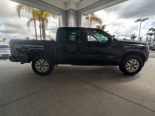 Super Black 2022 Nissan Frontier SV