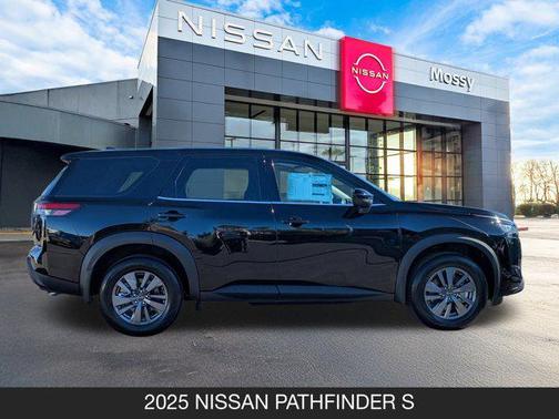 2025 Nissan Pathfinder S FWD