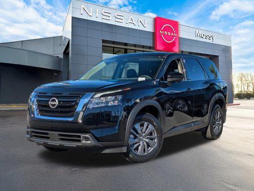 2025 Nissan Pathfinder S FWD