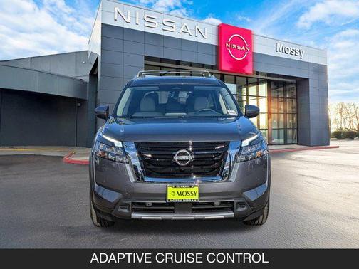 2025 Nissan Pathfinder SL FWD