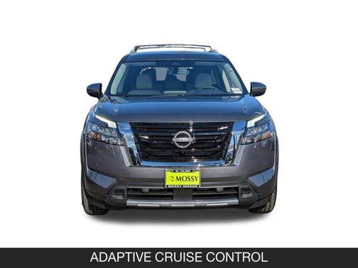 2025 Nissan Pathfinder SL FWD