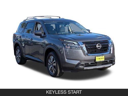 2025 Nissan Pathfinder SL FWD