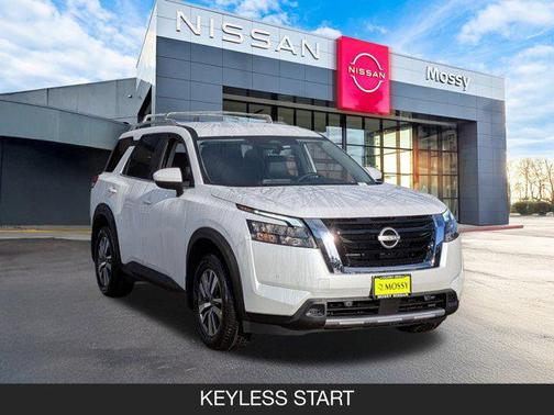 2025 Nissan Pathfinder SL FWD