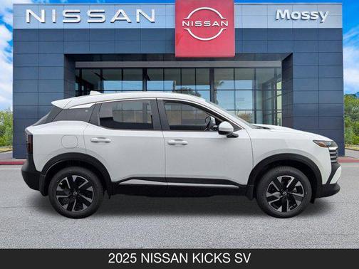 2025 Nissan Kicks SV