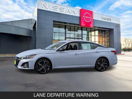 2025 Nissan Altima SR FWD
