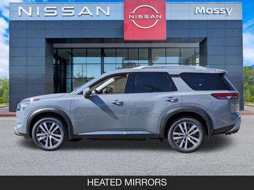 2025 Nissan Pathfinder Platinum FWD