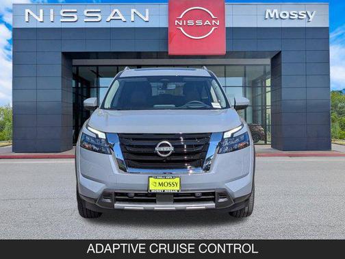 2025 Nissan Pathfinder Platinum FWD