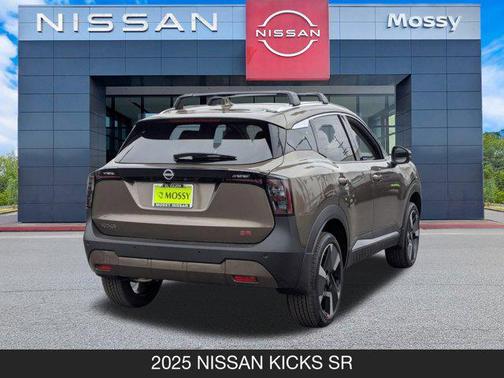 2025 Nissan Kicks SR