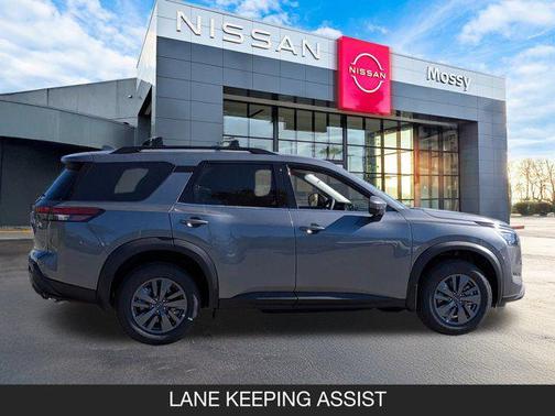 2025 Nissan Pathfinder SV FWD