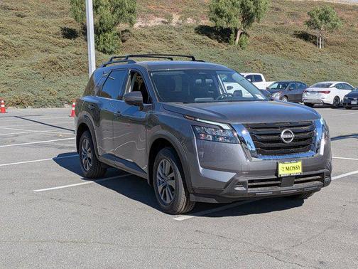 2025 Nissan Pathfinder SV FWD