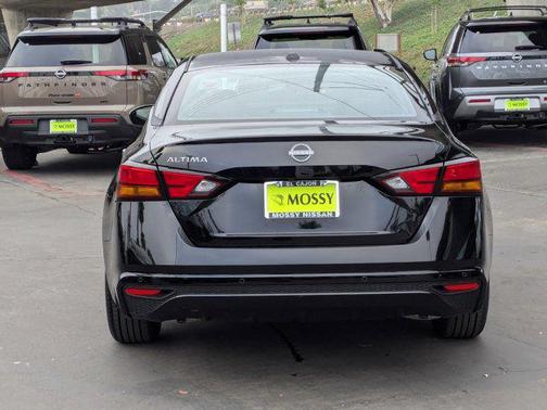 2025 Nissan Altima S FWD