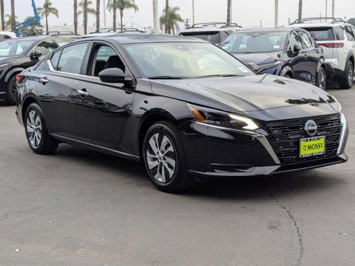 2025 Nissan Altima S FWD