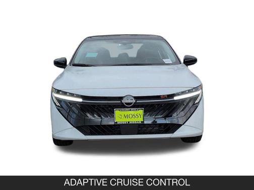 Aspen White Tricoat/Super Black 2026 Nissan Sentra SR