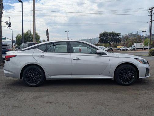 2025 Nissan Altima SV FWD