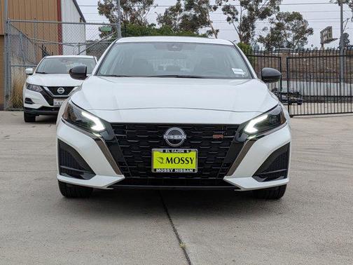 2025 Nissan Altima SR FWD