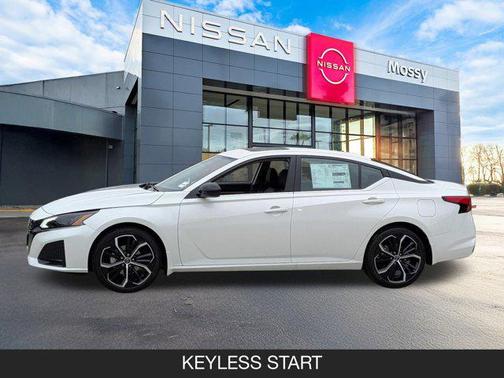 2025 Nissan Altima SR FWD