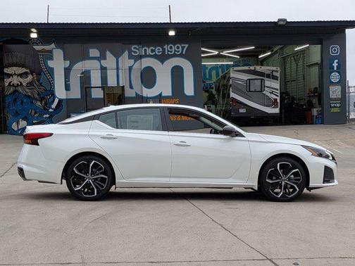 2025 Nissan Altima SR FWD