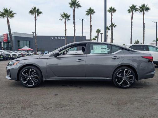 2025 Nissan Altima SR FWD