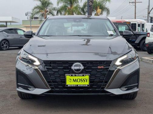 2025 Nissan Altima SR FWD