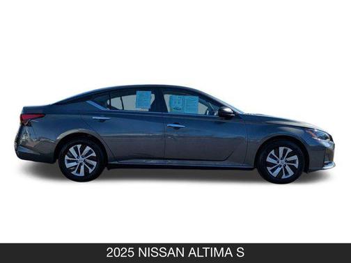 2025 Nissan Altima S FWD