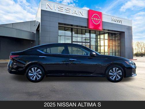 2025 Nissan Altima S FWD