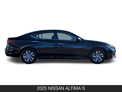 2025 Nissan Altima S FWD