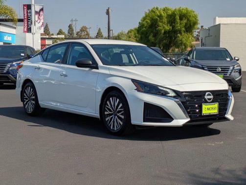 2025 Nissan Altima SV FWD